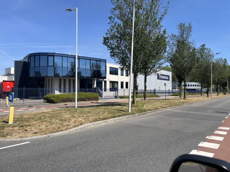 Toegangscontrole en meer op een bedrijfspand in Rotterdam, geïnstalleerd door ECE.